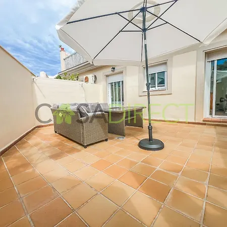 Bright 2-bedroom With Private Patio And Communal Roof Terrace In Centr Διαμέρισμα