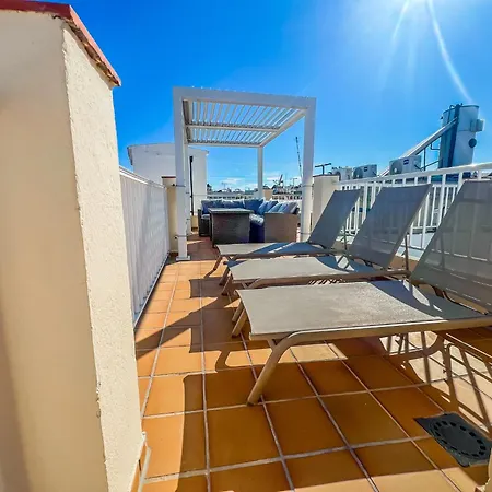 Διαμέρισμα Bright 2-bedroom With Private Patio And Communal Roof Terrace In Centr