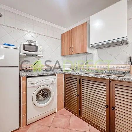 Διαμέρισμα Bright 2-bedroom With Private Patio And Communal Roof Terrace In Centr