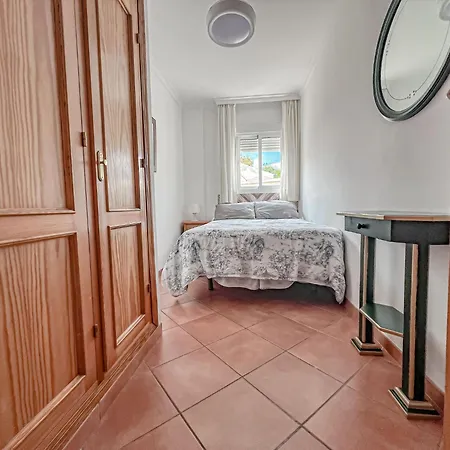 Apartamento Bright 2-bedroom With Private Patio And Communal Roof Terrace In Centr *