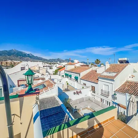 Apartment Bright 2-bedroom With Private Patio And Communal Roof Terrace In Centr Nerja